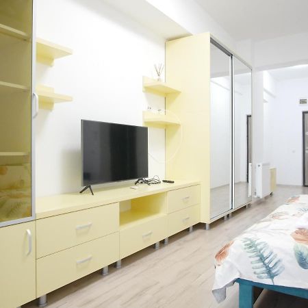 Re Dowtown Apartments - Palas Mall Studio Iasi Bagian luar foto